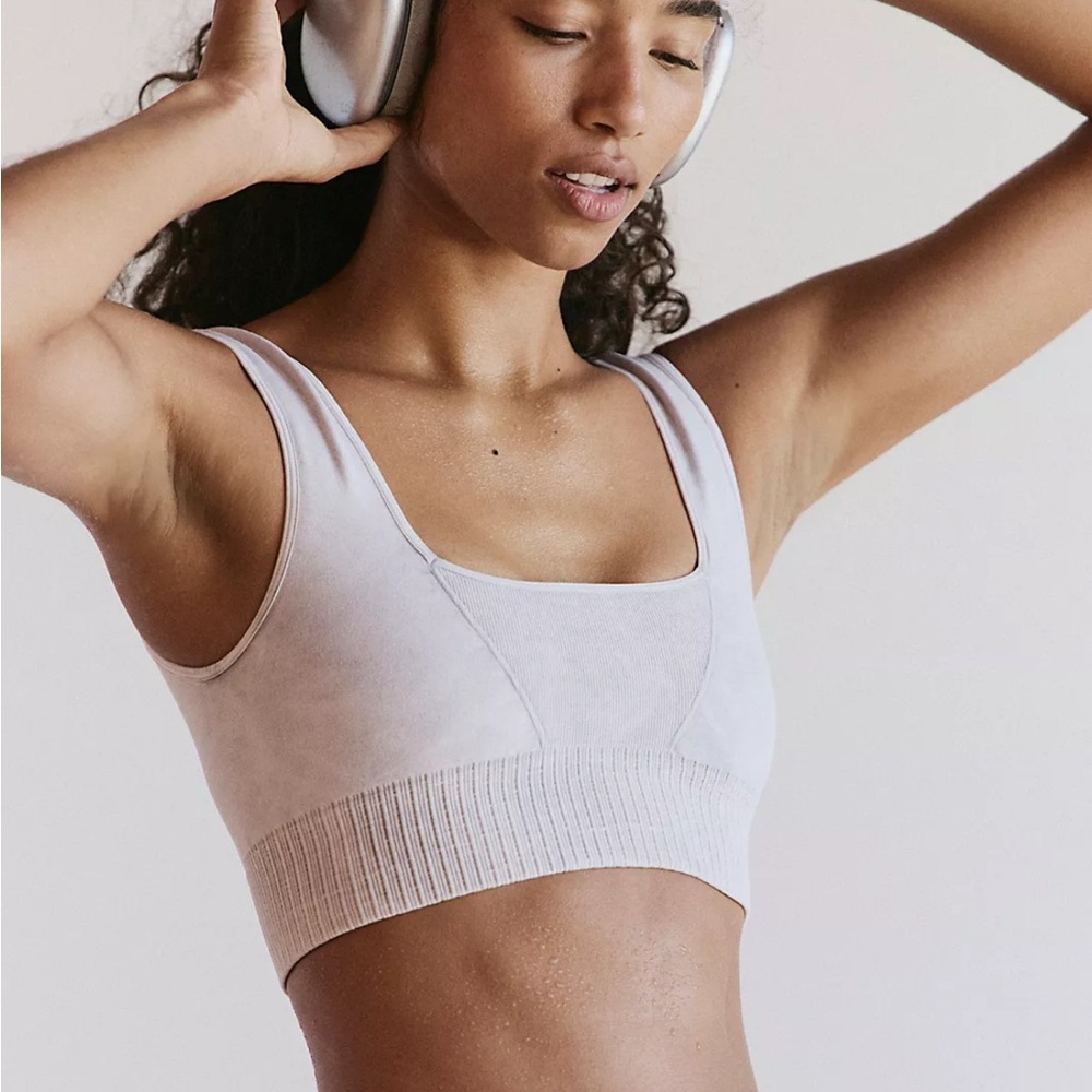 NWOT Good Karma Square Neck Sports Bra 
Your Price: $17
Size: XS/S OB1086898 - Picture 6 of 13